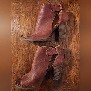 Lucky Brand leather heel sandals